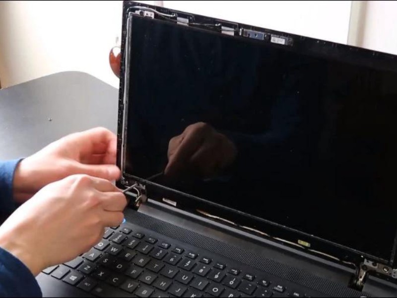 Các lưu ý khi sửa lỗi laptop không lên màn hình tại nhà